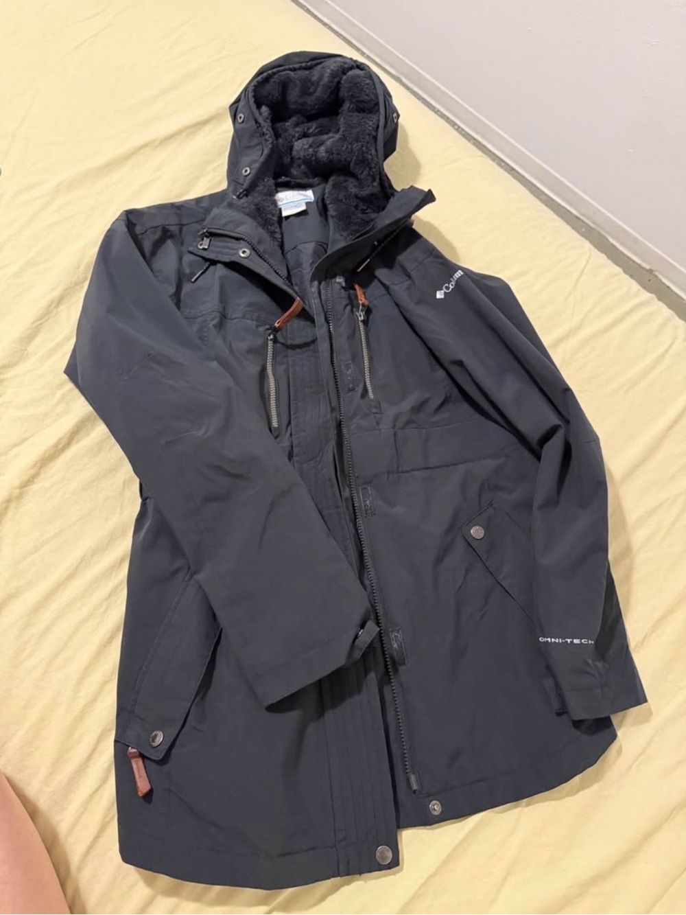 Columbia Women’s Black Hooded Omni-Tech Jacket